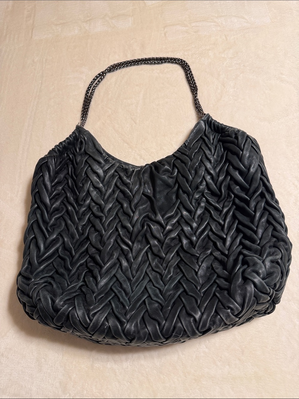 Elie Tahari Beverly Black Quilted Woven Chain-Handle Shoulder Bag. USED!!!
